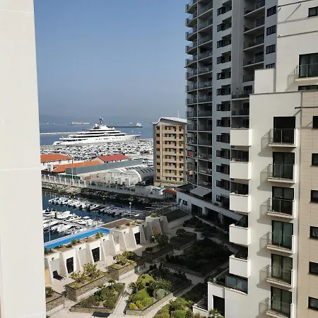 Kings Wharf Studio: Retreat With Pools And Gym Apartment